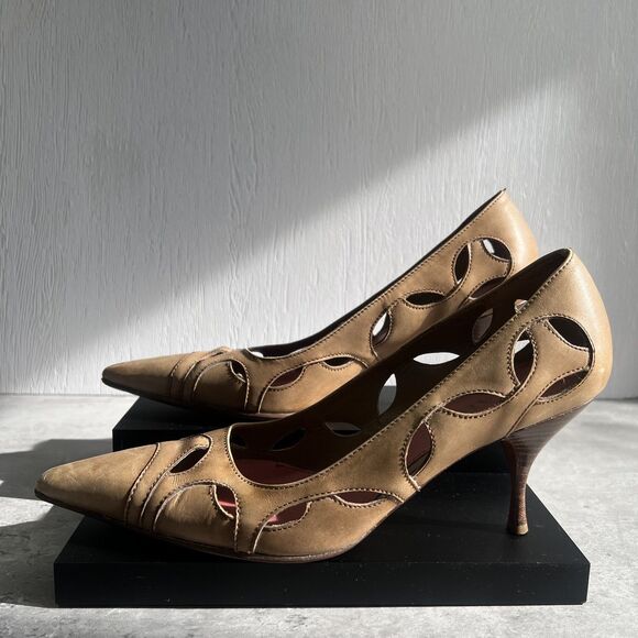 Prada  Vintage  Tan  Leather  Cut out  Pump Heels  Womens  Size 37 / 6.5 - Picture 1 of 12